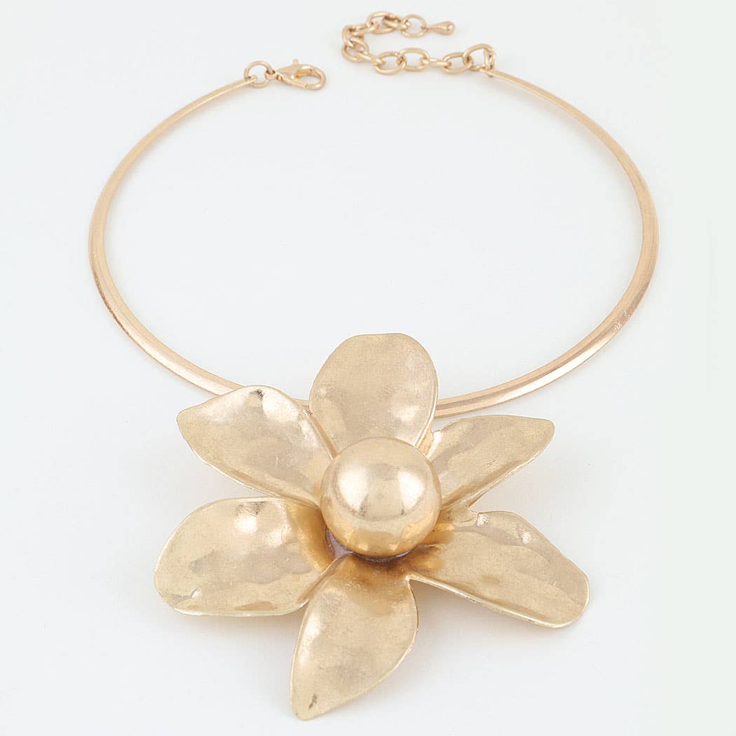 Hammered Flower Choker Necklace