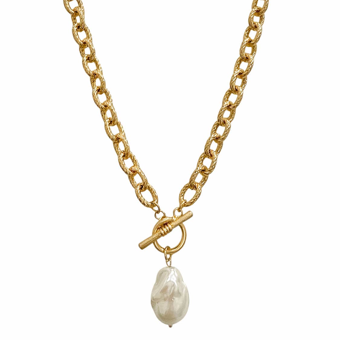 Oyster Bay Toggle Necklace
