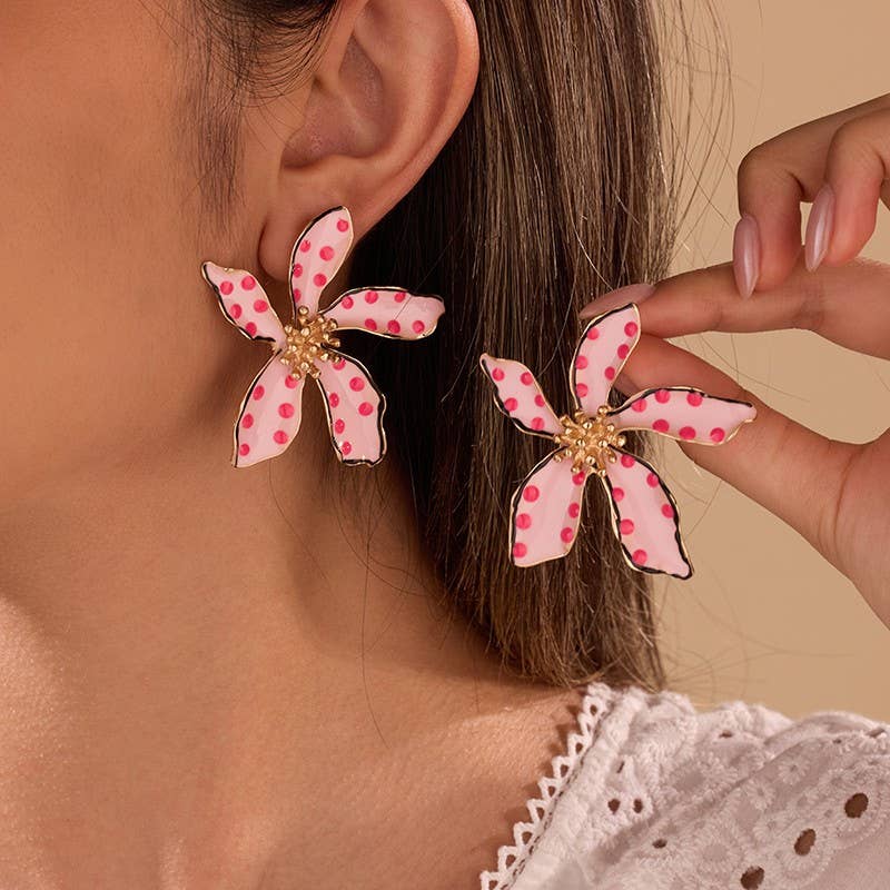POLKA DOT FLOWER STUD EARRINGS