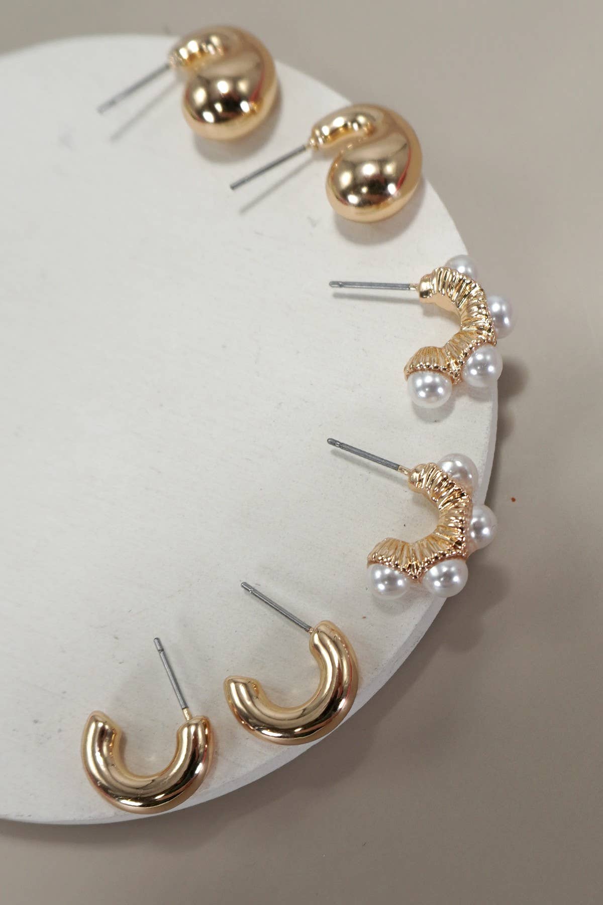 TRIO PEARL GOLD HOOP EARRINGS