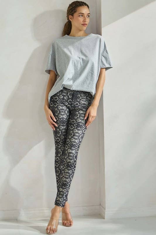 Women's The Essential Raw Edge Oversize Tee