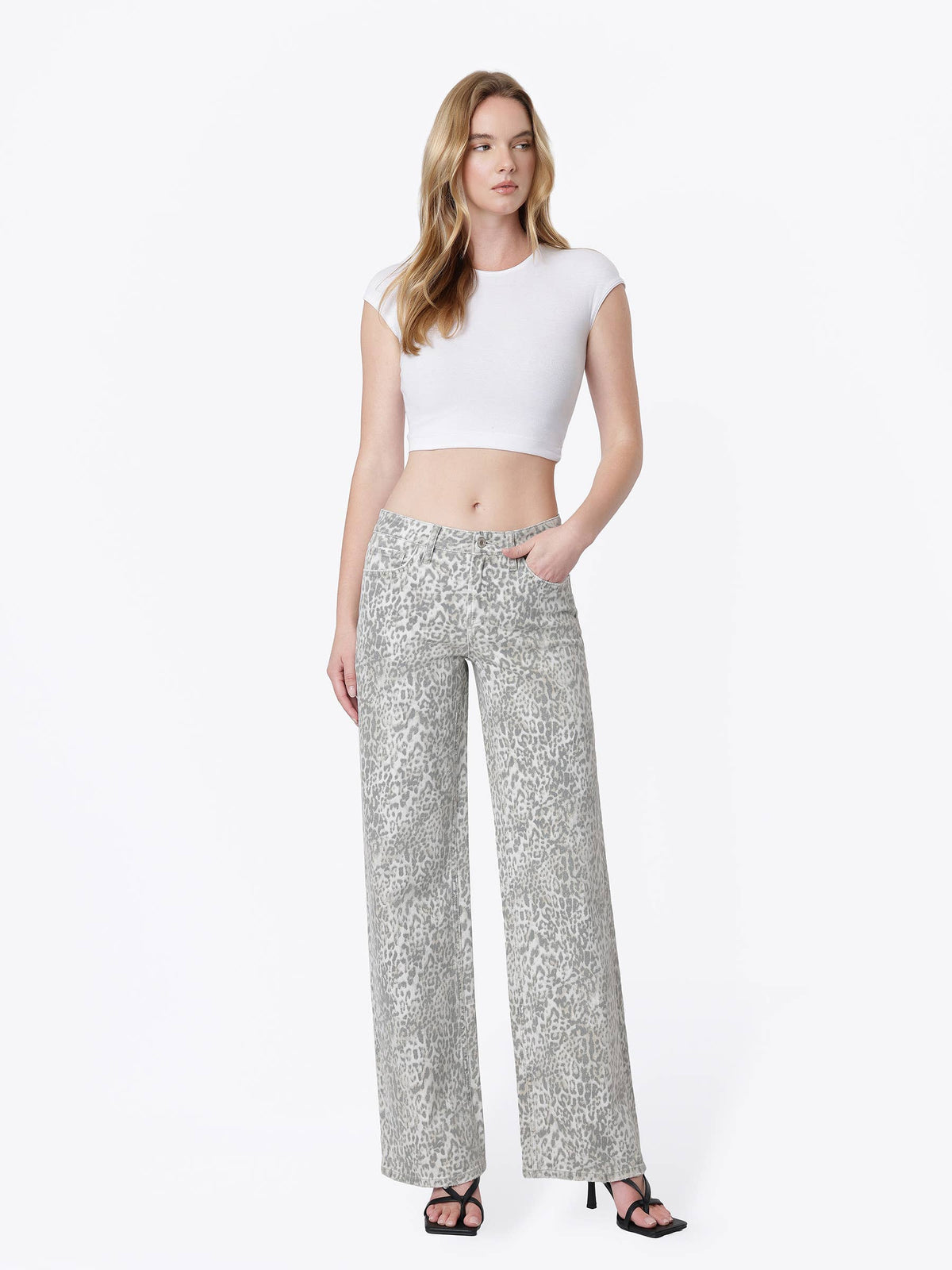 LOW RISE FULL LENTH LEOPARD PRINT WIDE LEG JEANS