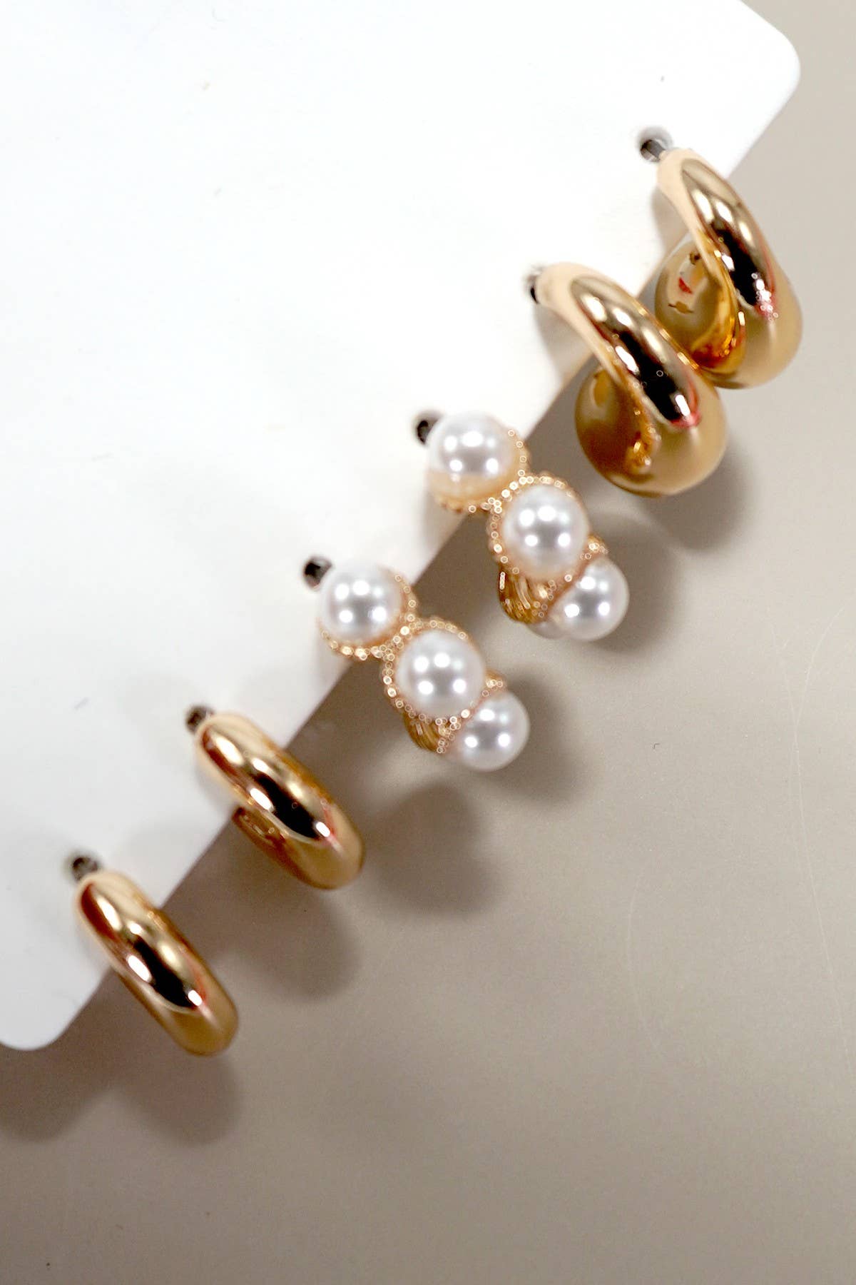 TRIO PEARL GOLD HOOP EARRINGS